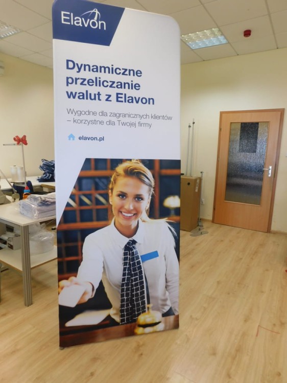 Stand reklamowy Tekstylny Monolith 1,0 x 2,3 m z wydrukiem dwustronnym