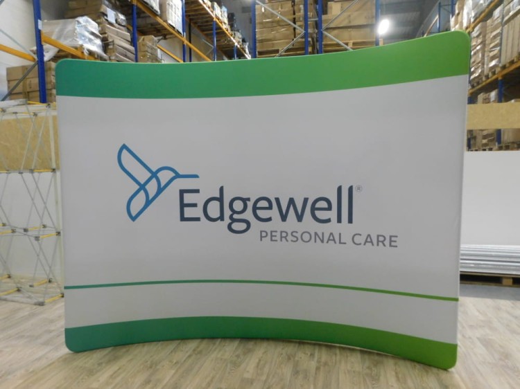 Zakupiona w sklepie Retio.pl ścianka łukowa - Ścianka Reklamowa Tekstylna Łukowa Pozioma 300 x 240 cm - ścianka wystawiennicza targowa prasowa