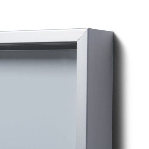 Detal, smukła obudowa - Gablota magnetyczna SLIM 12xA4 88x92 cm z przesuwanymi drzwiami zamykana na kluczyk do użytku wewnętrznego gablota wewnętrzna gablota ogłoszeniowa gablota informacyjna tablica ogłoszeń tablica informacyjna