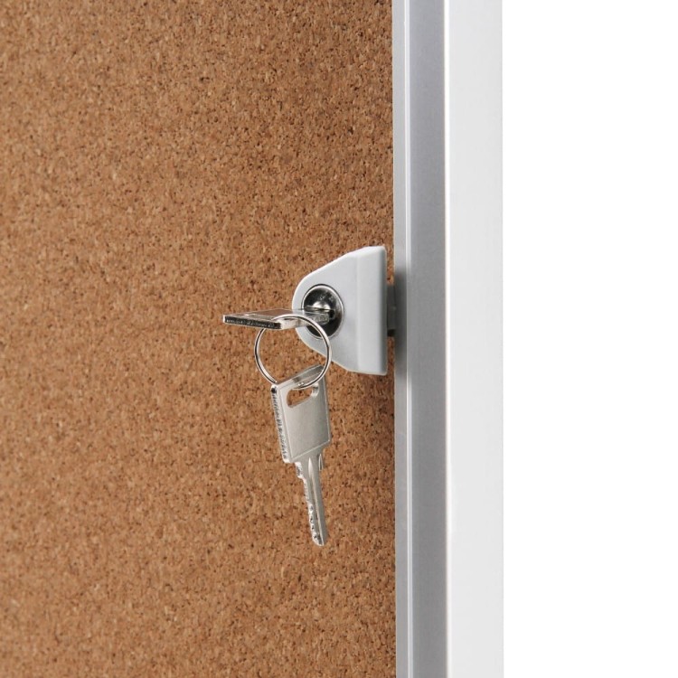 Detal - Gablota korkowa XSC 12xA4 88x92 cm zamykana na kluczyk do użytku wewnętrznego gablota wewnętrzna gablota ogłoszeniowa gablota informacyjna tablica ogłoszeń tablica informacyjna