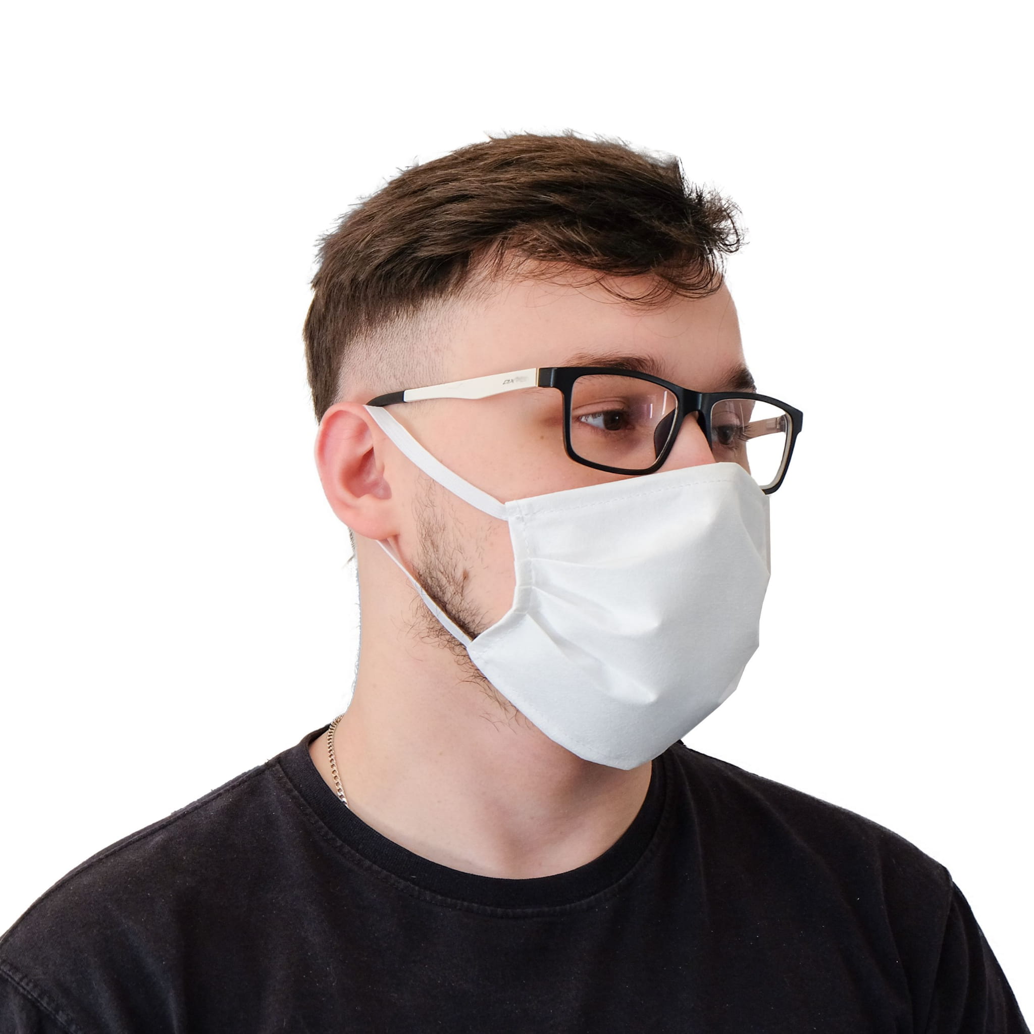 Hombre con mascarilla protectora