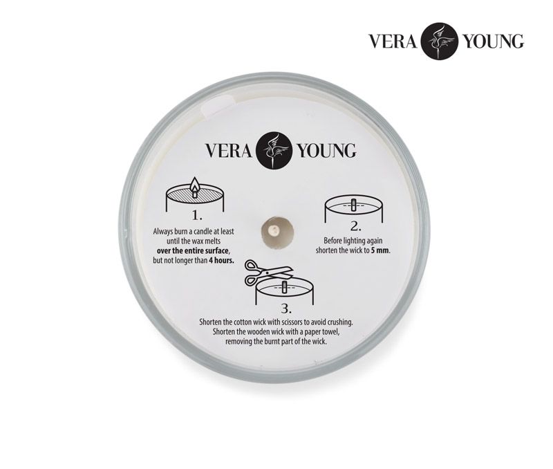 Świeca sojowa 170g - Plum & Patchouli - VERA YOUNG przezroczysty z logo