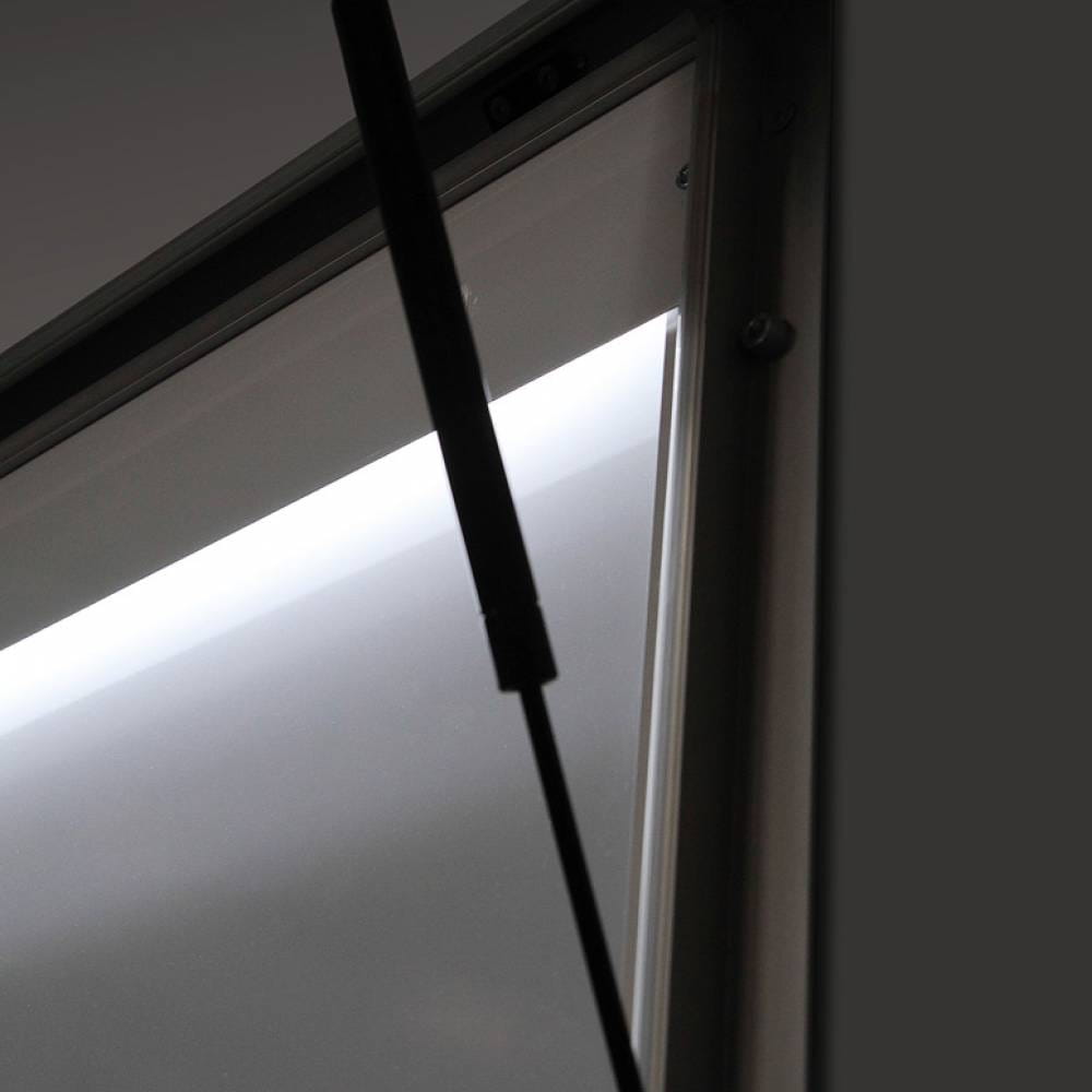 Zewnętrzna gablota magnetyczna ILLUMO 6xA4 80x86 cm z podświetleniem LED zamykana na kluczyk do użytku zewnętrznego gablota zewnętrzna gablota ogłoszeniowa gablota informacyjna tablica ogłoszeń tablica informacyjna
