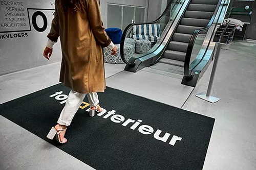 Felpudo con logo, alfombra Universal Guard Brush